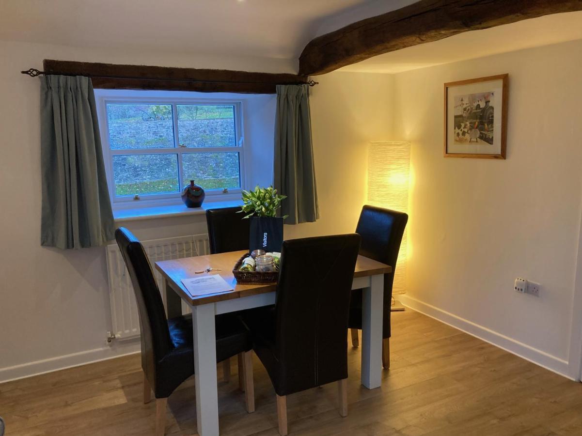 The Bailey Shepherd'S Hut And Holiday Cottage Skipton Bagian luar foto