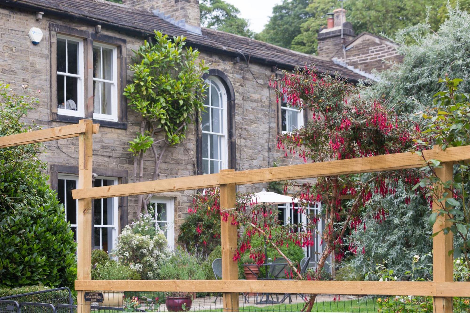 The Bailey Shepherd'S Hut And Holiday Cottage Skipton Bagian luar foto